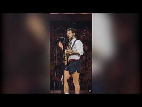 Harry Styles speaks out against ICE during concert