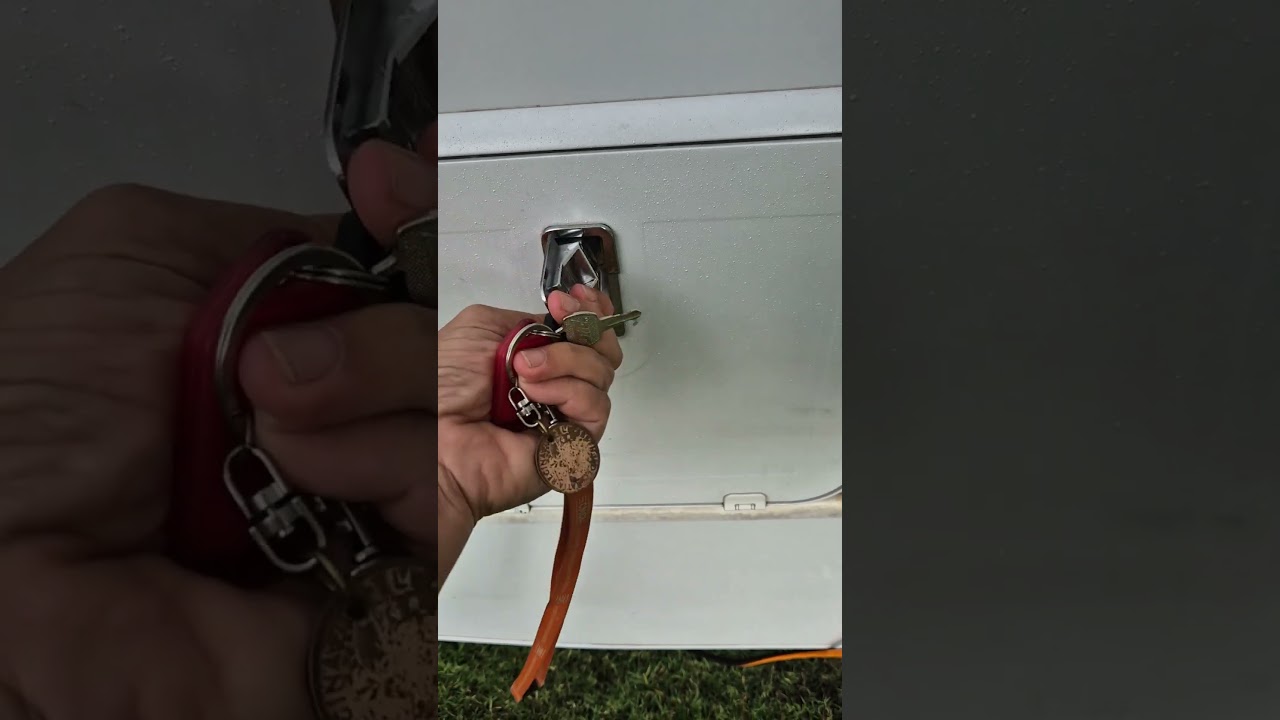 How to Empty the Toilet Cassette in a Jayco Conquest Motorhome