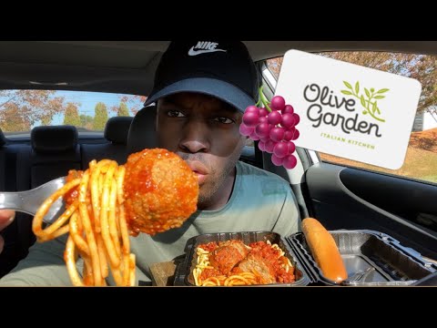 FIRST TIME TRYING OLIVE GARDEN. Is it TRASH? - YouTube