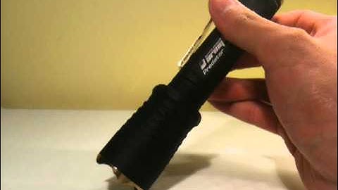 ArmyTek Predator 4.0V Battery Meter demonstration