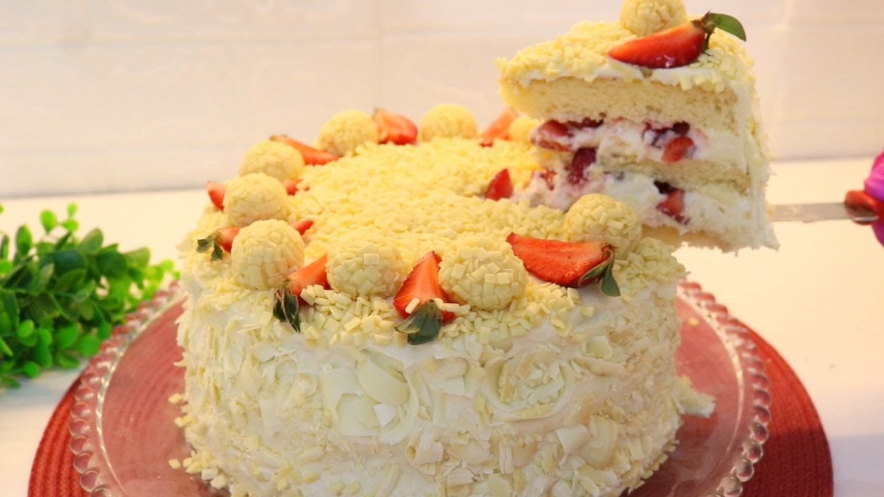 BOLO DE NINHO COM MORANGOS DE VITRINE QUE VOCÊ PODE FAZER EM CASA (RECEITA COMPLETA)