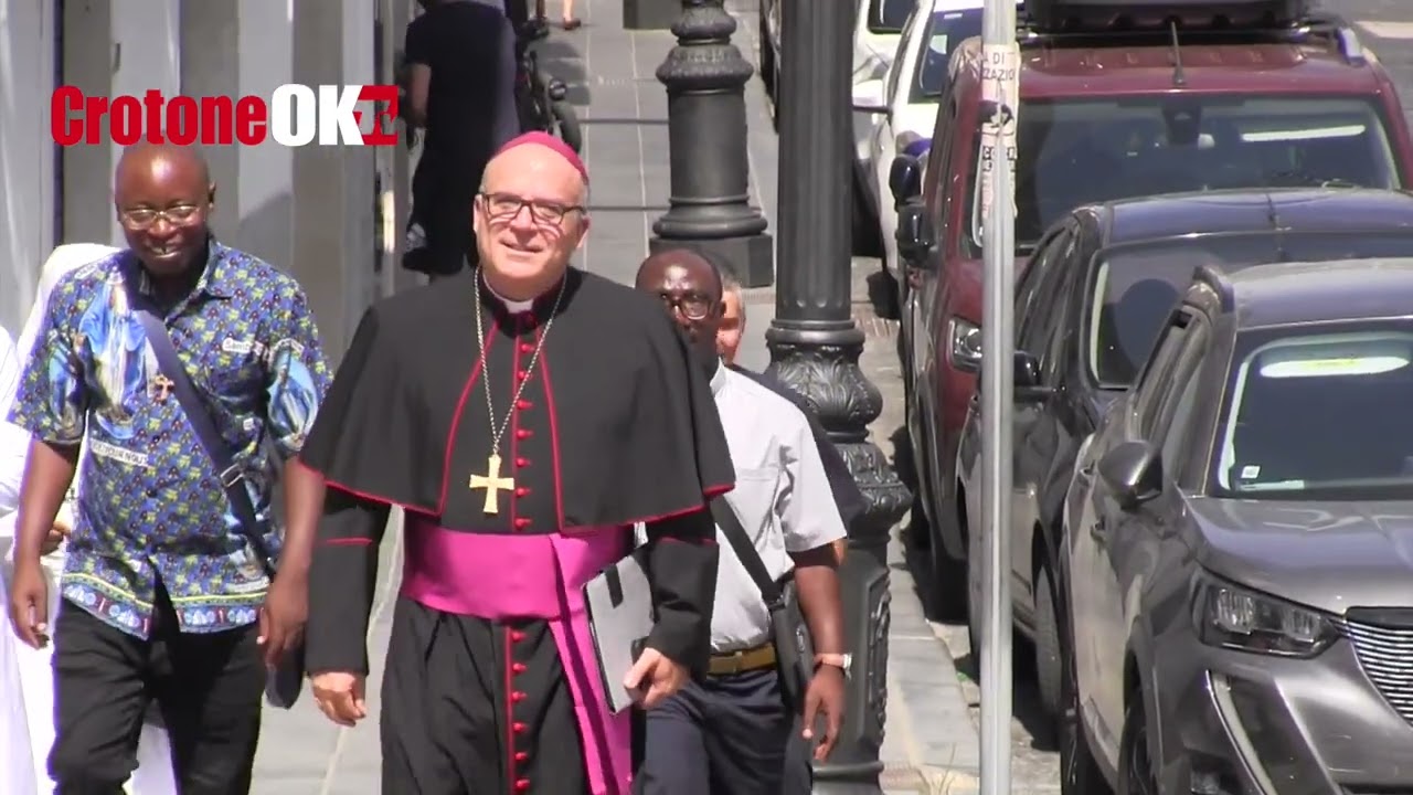 Monsignor Angelo Panzetta lascia la diocesi di Crotone