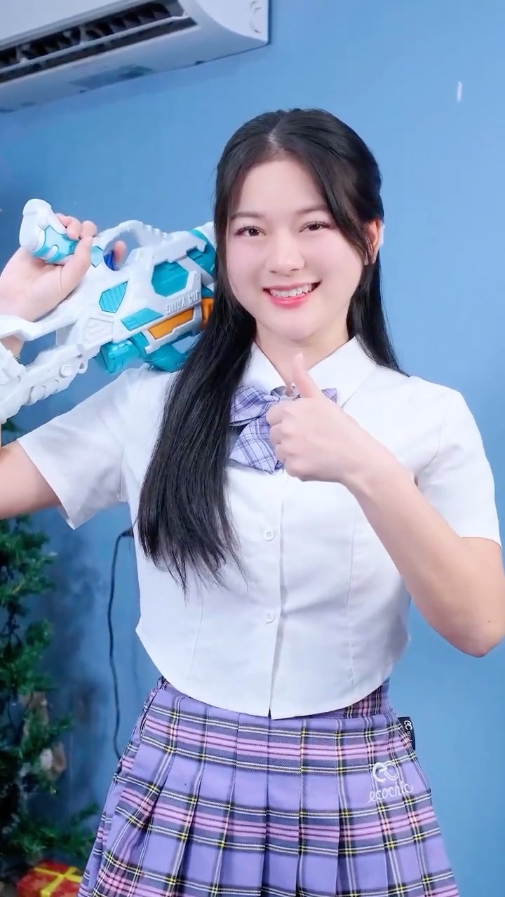 Tiny Might, Won The Fight 🧚‍♂️🥊 #linhchihihi #messyclassroom