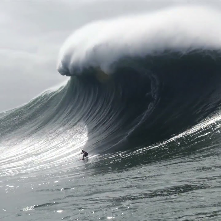 Justine Dupont's game-changing mega-ride at Nazaré