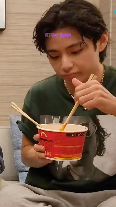 Taehyung Reaction When Eating Spicy Food 😆😅 #shorts #bts #taehyung