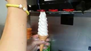 日本一長いソフトクリームpop Sweet Youtube