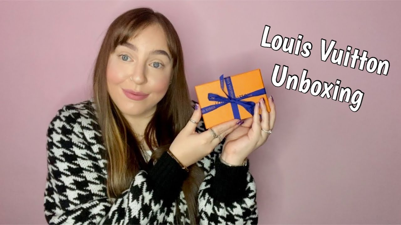 LOUIS VUITTON BAG CHARM CAN ALSO BE A BRACELET, UNBOXING