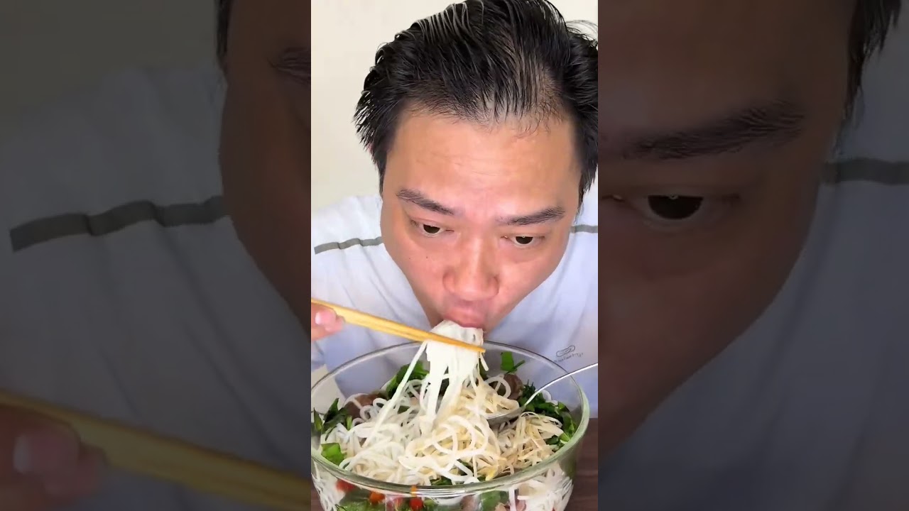 Mukbang ké bún bò huế japan