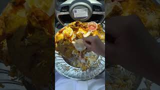علمني ‏طفل يوثق اكله بمفرده في السيارة ?❤️  الرياض جدة اكل برجر بيتزا