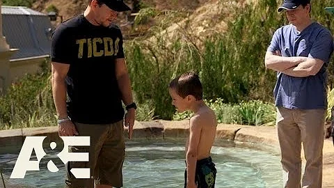 Wahlburgers: Swimming at Mark's House (Season 4, E...