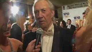 The late David Carradine being interviewed by Gary Garver at the 2009 Night of 100 Stars