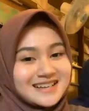 STORY WA CEWEK HIJABERS CANTIK NYA MINTA AMPUN