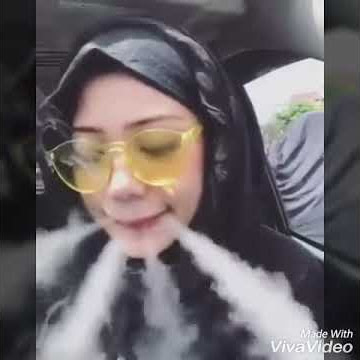 Cewek hijab skill vape