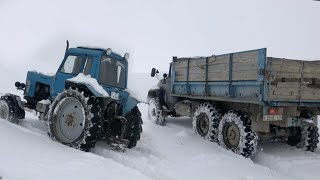 Зил 131 Против Синий Трактор Беларусь МТЗ 82 | Тест Драйв По Снегу обзор