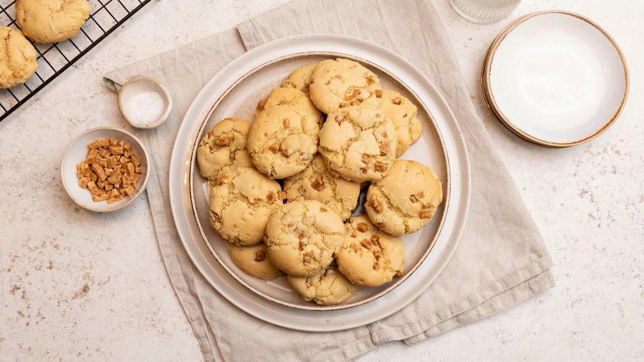 Easy Soft Caramel Cookies Recipe - YouTube