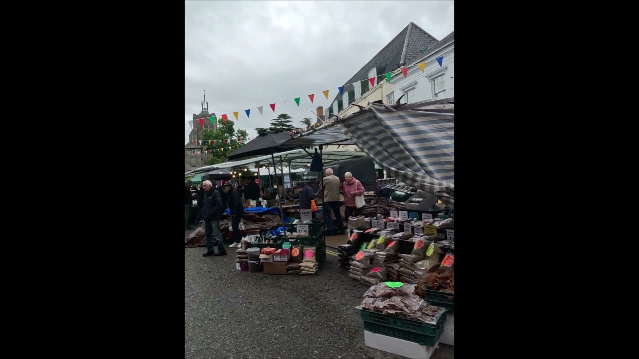 Diss Market on Mere Street - Looks like you can get most things here - Bread 🥖looks amazing