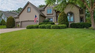 5316 NE NORTHGATE Crossing, Lee's Summit, MO Presented by Robin Clark.