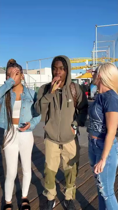 I KISSED HER MOM IN FRONT OF HER FOR $30,000 #shorts