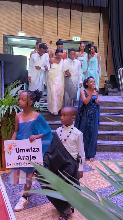 UMUGENI ARAJE VESTINE MU ITSINDA RYA #vestine&Dorcas aje mu gitaramo yambaye neza #rwa #gospelmusic