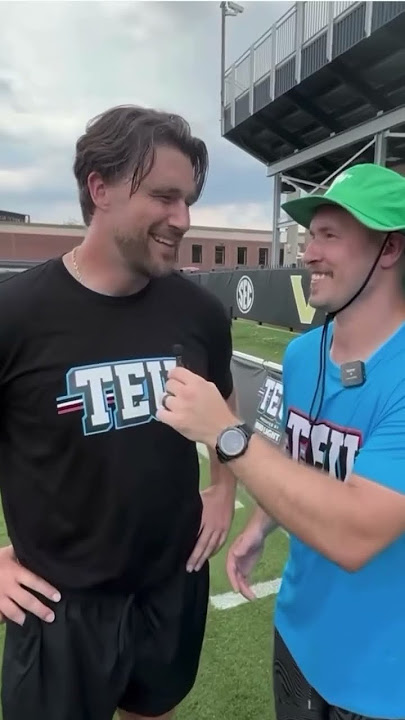 Travs favourite song is so high school!! #taylorswift #taylornation #swiftie #swifttok #traviskelce