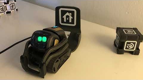 Anki Vector gives us a fist bump and tells us the weather five months after Anki shuts down