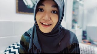 ASMR soft spoken - roleplay friendly waitress screenshot 1