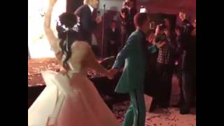 Николай Басков на свадьбе Нелли Ермолаевой и Кирилла Андреева Николай Басков на свадьбе Нелли Ермолаевой и Кирилла Андреева