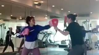 Shakira Practicando Boxeo