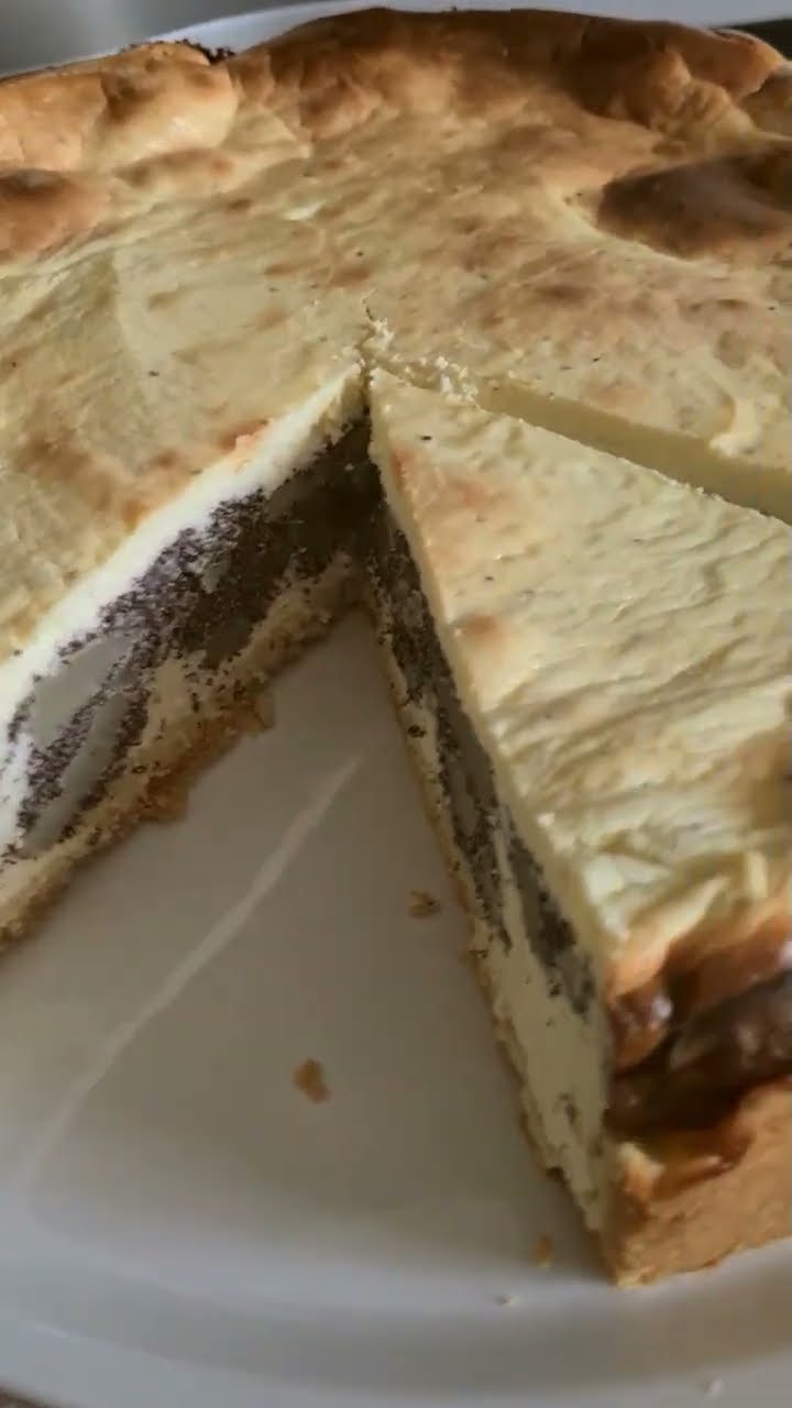 Saftiger Käsekuchen mit Birnen-Mohnfüllung 😋#shorts - YouTube