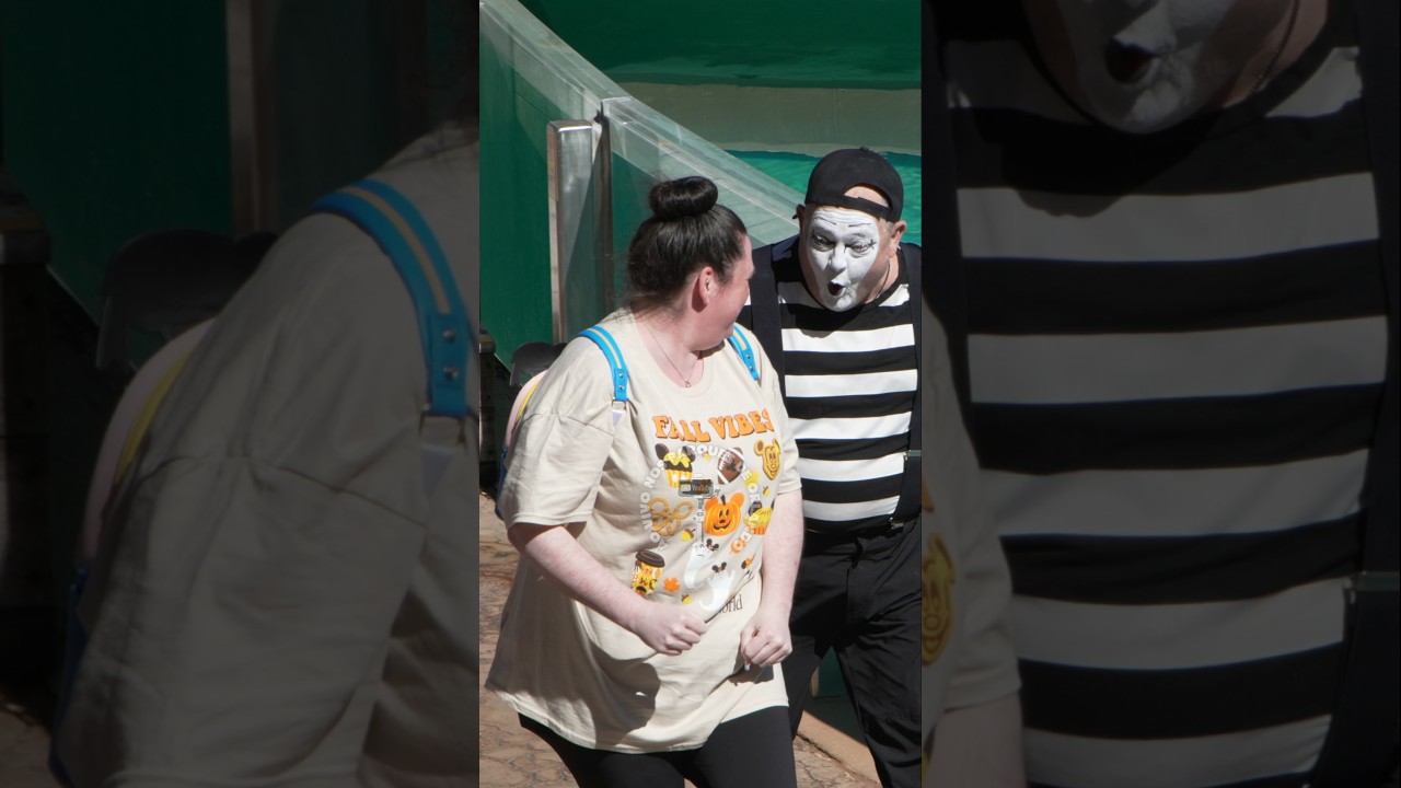 Tom o mímico - Momento Engraçado 01 #tomthemime #seaworldmime #seaworldorlando