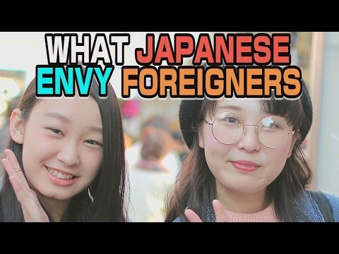 What do Japanese wear in their hair?