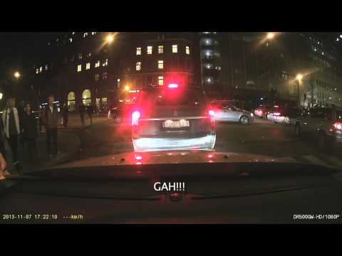 Idiots blocking intersection, Sveavägen Stockholm