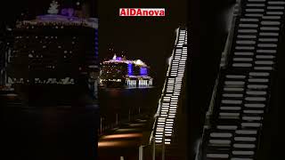 Die AIDAnova läuft in der Nacht in den Hamburger Hafen ein. Shipspotting, Hamburg, Zeitraffer