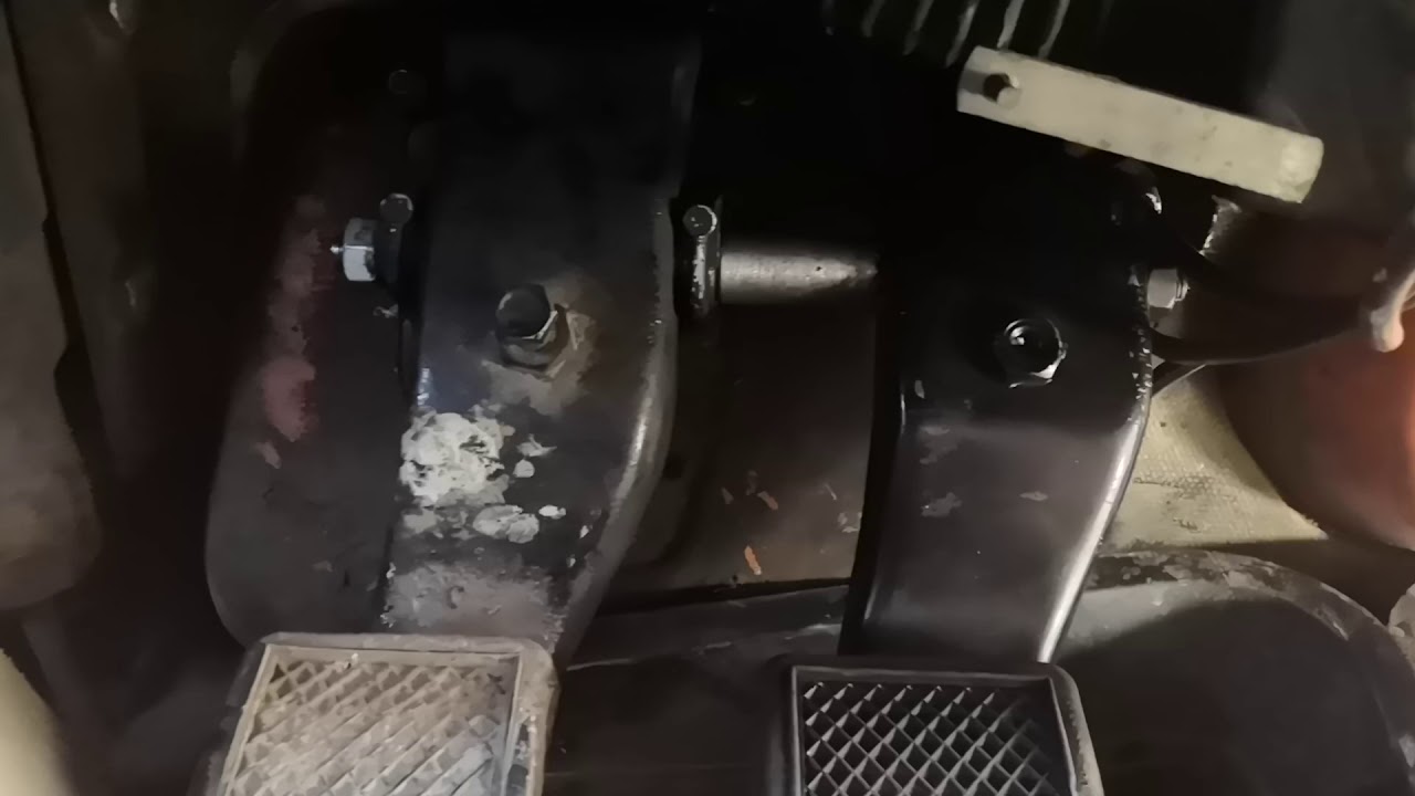 Как снять педаль газа камаз евро 5 Крипление педали газа. Камаз. - YouTube