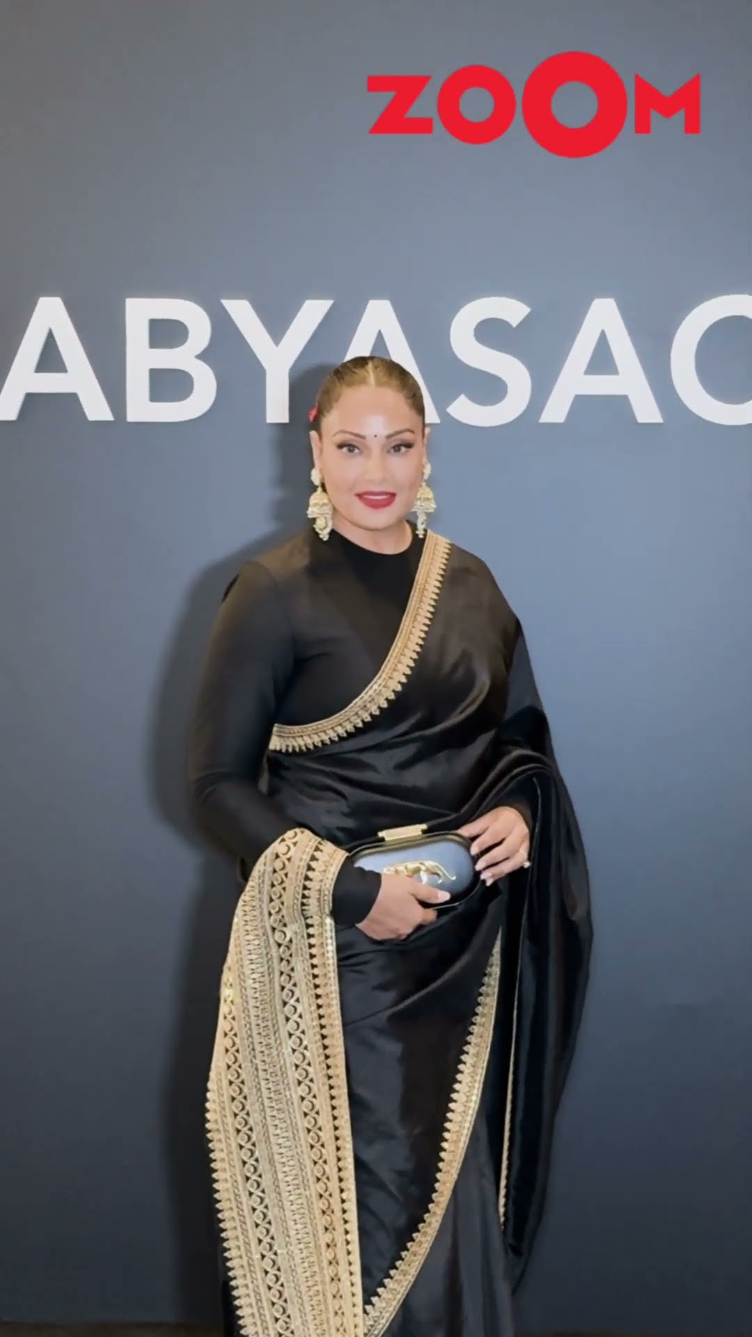 Bipasha Basu GLAMOROUS look in black saree Steals the Spotlight at Sabyasachi’s Event! ? #bipasha