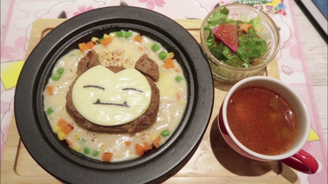 FUI A LA CAFETERÍA POKEMON