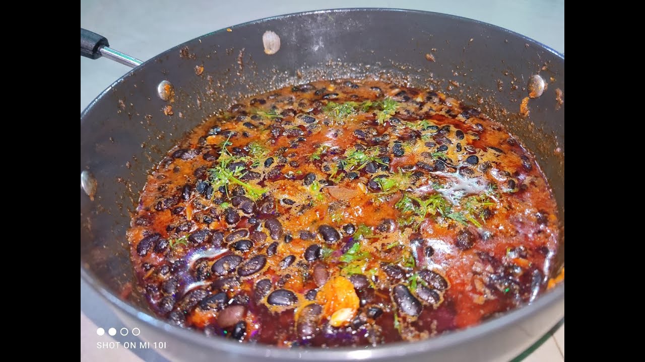 HOW TO MAKE KALA RAJMA / काळा राजमा रेसीपी - YouTube