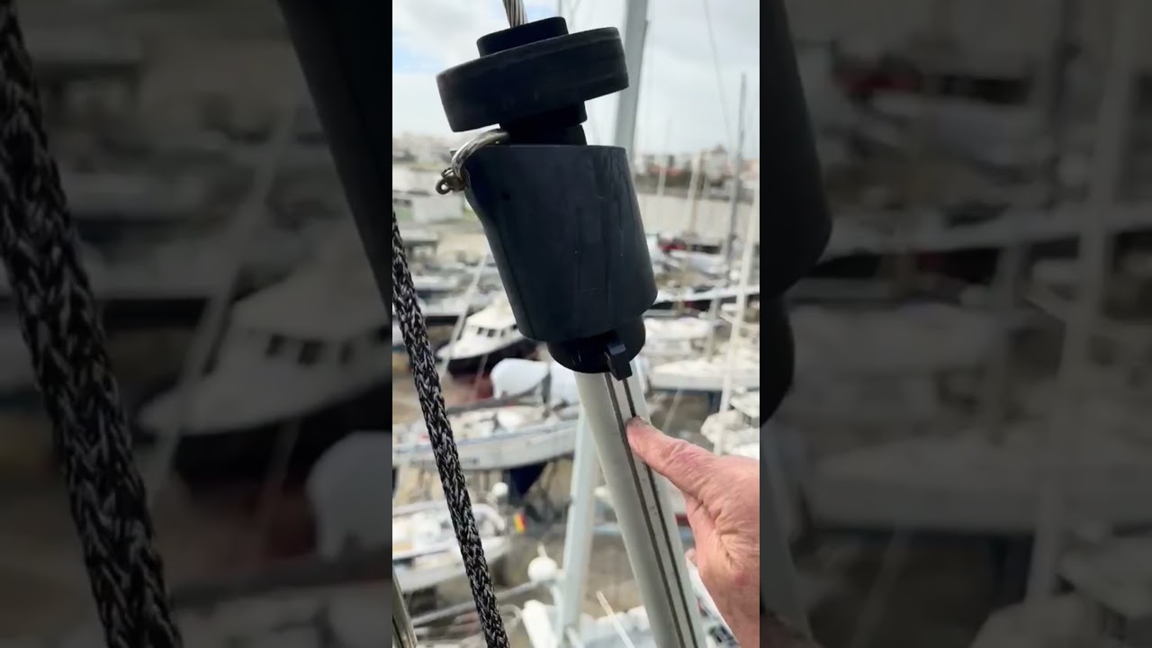 ⁣Scary stuff installed on this boat 😳🫣 #yachtrigging #sailing #rigger #yachting