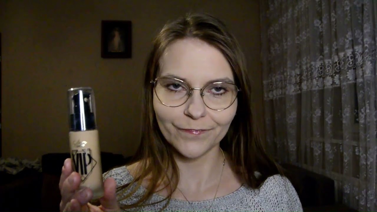 Przegląd toaletki  podkłady, korektory