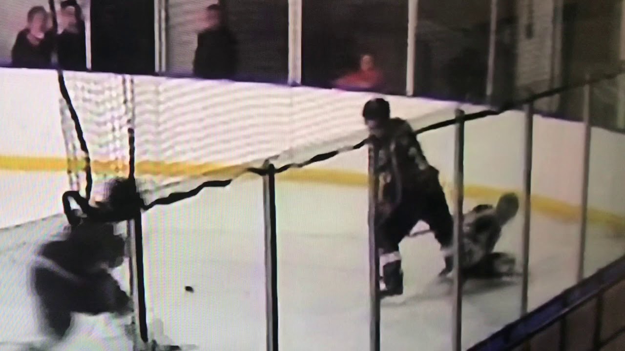 @rjgil16 Ryan Gil #3 clean hit in NAHL