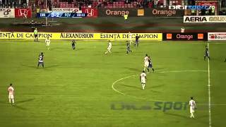 Download lagu Patrick Ekeng (Dinamo) sa prabusit pe teren in timpul meciului!