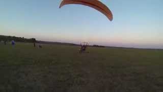 Прыжок с парашютом из параплана