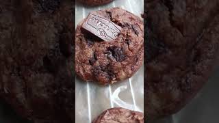 chocolate cookies