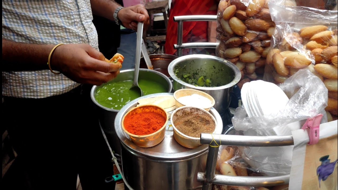 Kolkata's Famous Special Mouth watering Suji Fuchka ( Panipuri / Golgappa) - Indian Street Food