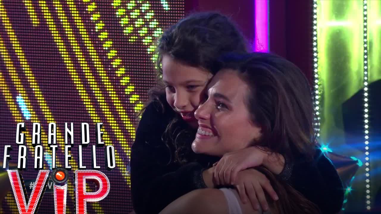 Grande Fratello Vip - Dayane Mello riabbraccia la figlia Sofia