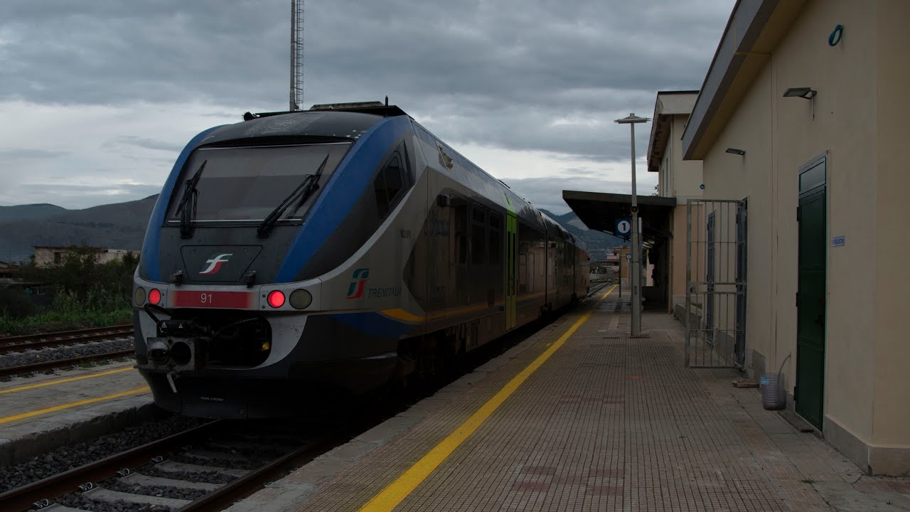 Stazione di Partinico. Arrivo e partenza del reg. per TP