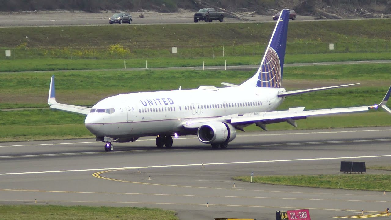 Southwest Boeing 737-800 taking off