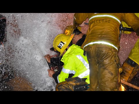 (Sheared Hydrant) LAFD Light Force 33 & Engine 57
