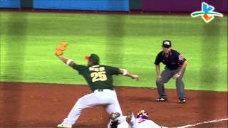 20130802 CPBL 獅 VS 犀牛 7下 周廣勝100分的守備,沒收李家駒的安打