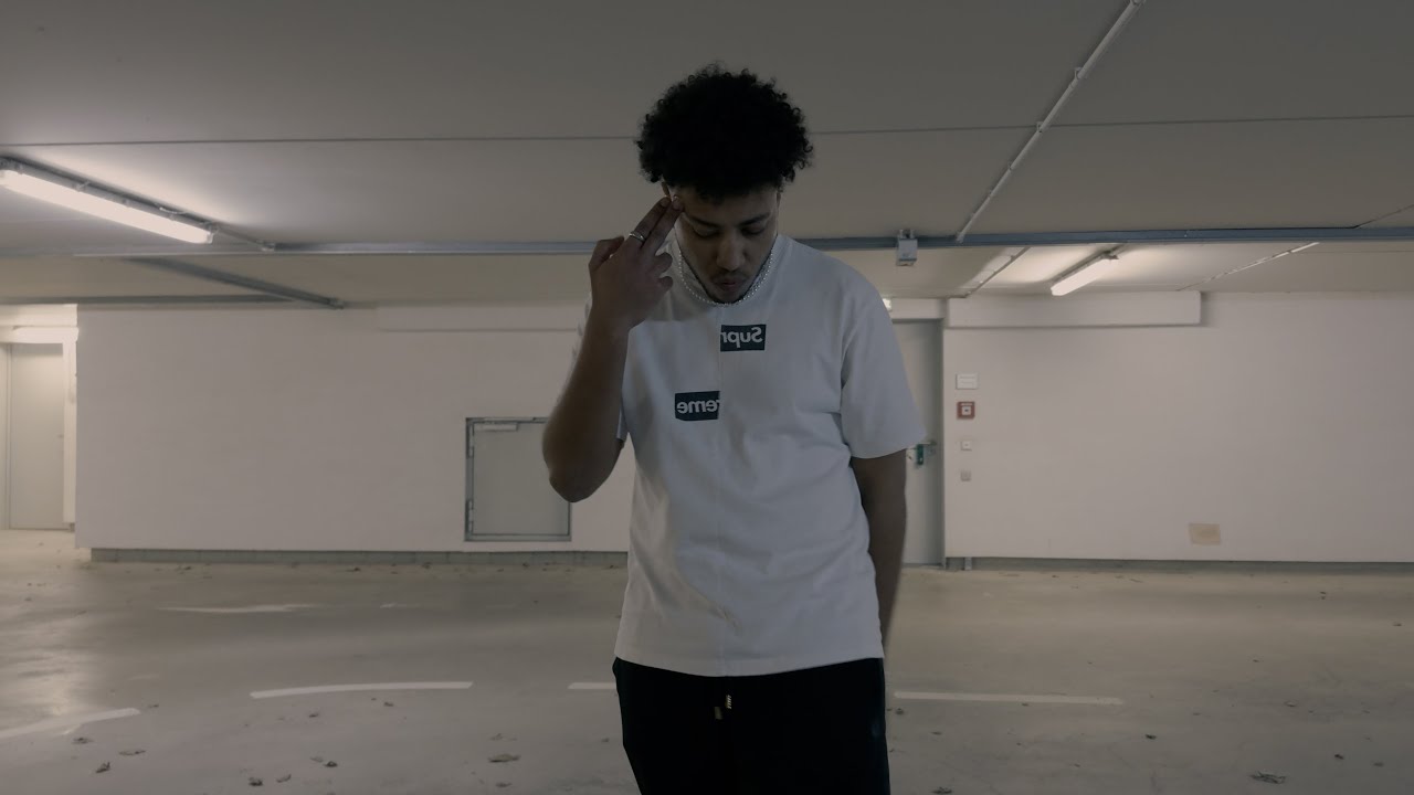 Watch MOJO - RUSSIAN ROULETTE (prod. by MOJO) on YouTube Watch MOJO - RUSSIAN ROULETTE (prod. by MOJO) on YouTube
